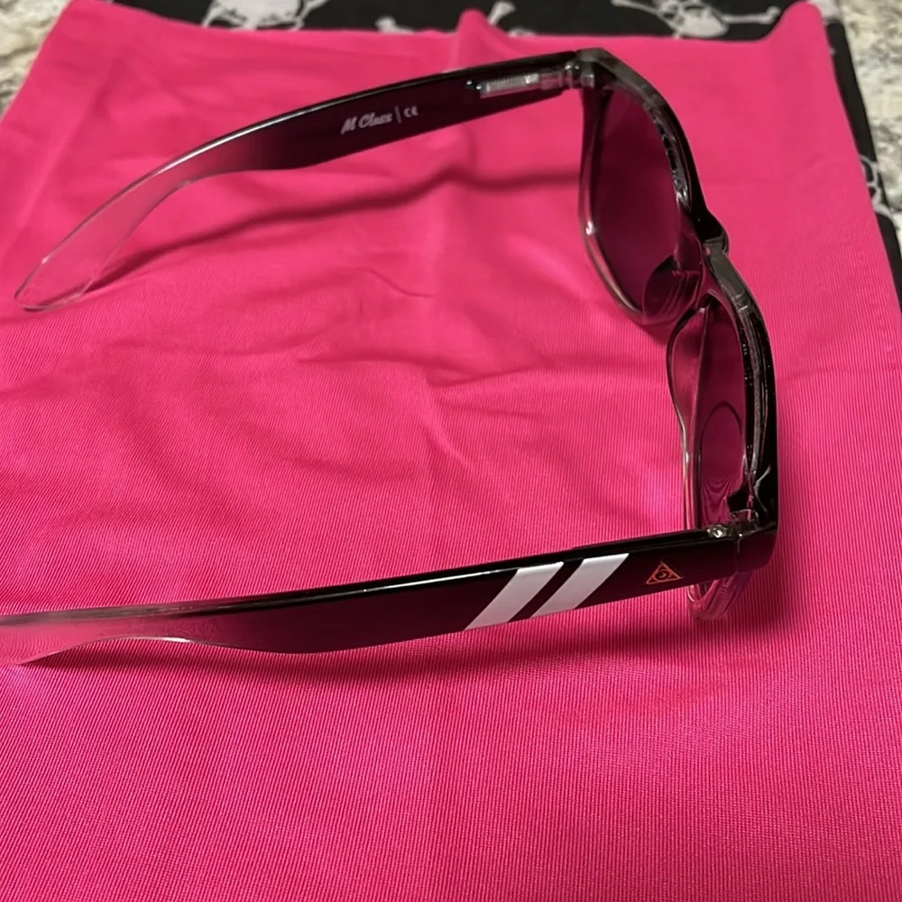 🤑SOLD🤑Blenders M Class // Tipsy Goat Polarized Sunglasses - Picture 3 of 8